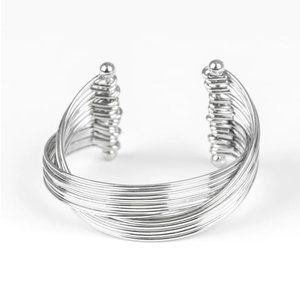 PAPARAZZI URBAN GLAM - SILVER CRISSCROSS BAND CUFF BRACELET - FASHION FIX JANUAR